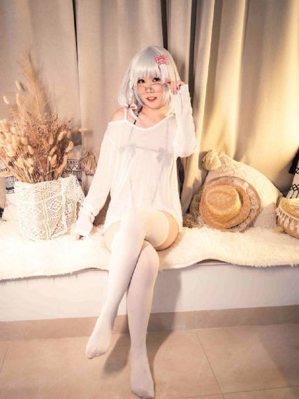 女主踢头踩脸视频VK_4K迅雷电影在线