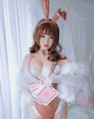 翘臀美女后入内射_剧情片电影全集观看
